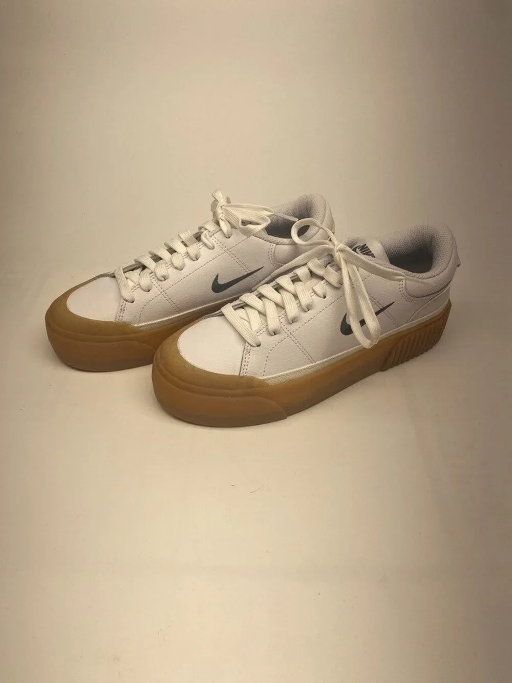 Nike Womens Court Legacy Lift White Gum Sole Platform Shoes  Sz 8.5